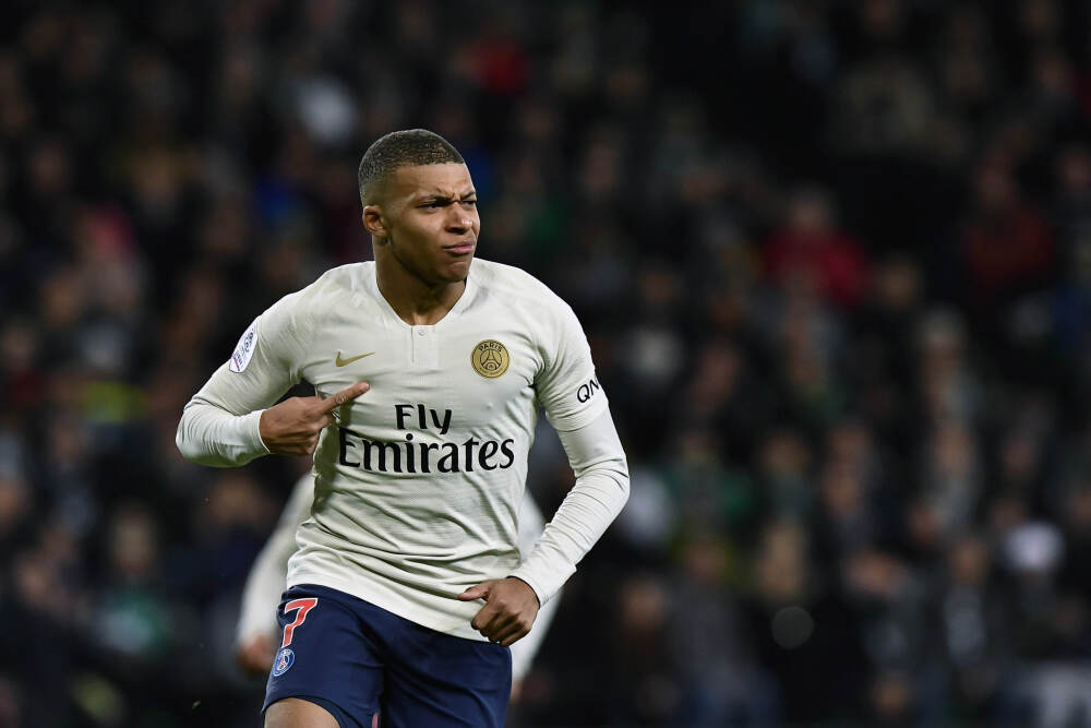 男人真正爱一个人时, 藏不住的三个表现, 非常明显